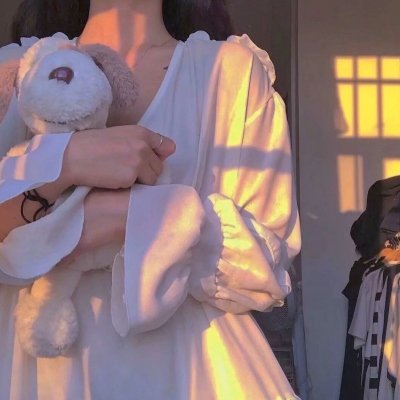 四个婚礼一个葬礼